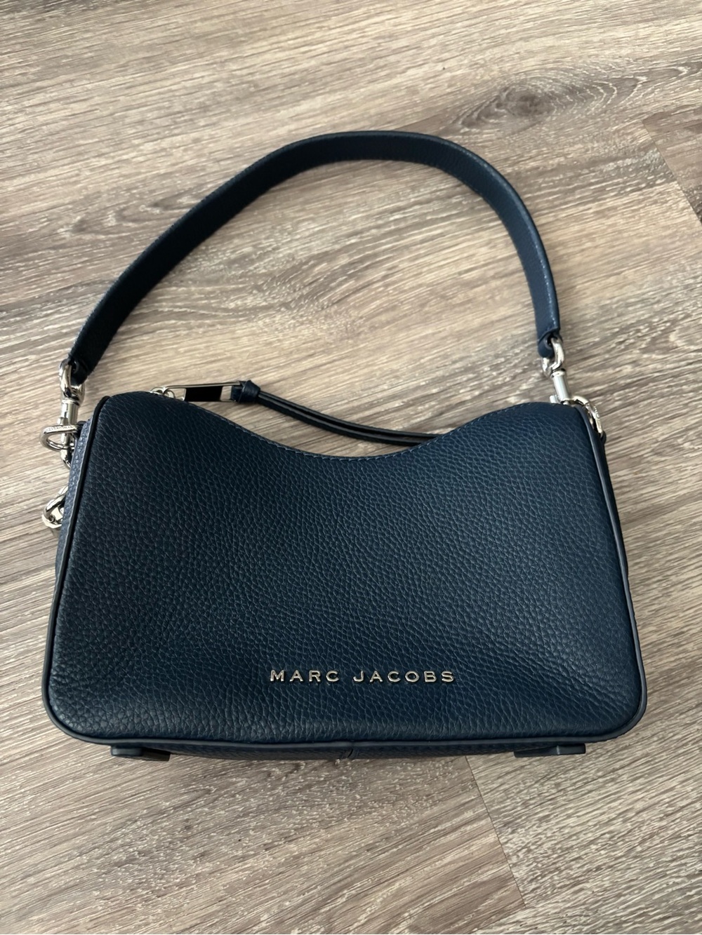 ⚜️Marc Jacobs Pebbled Leather Shoulder Bag with Silver Hardware - NWOT